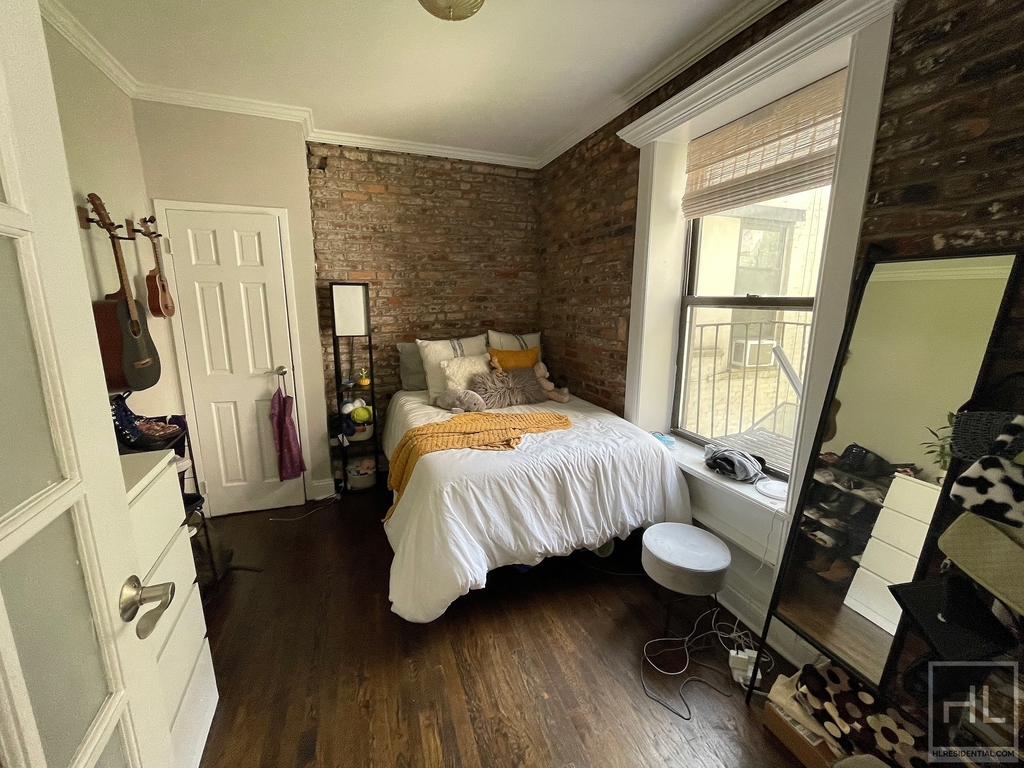 E 13th St. - Photo 4