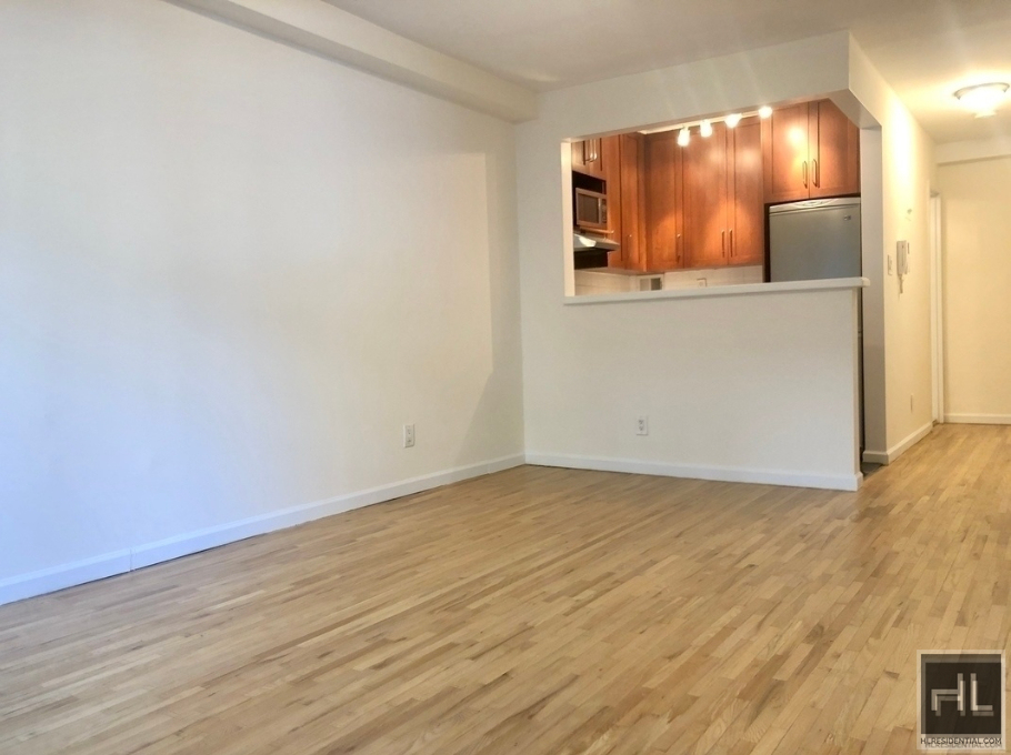 1 Avenue - Photo 2