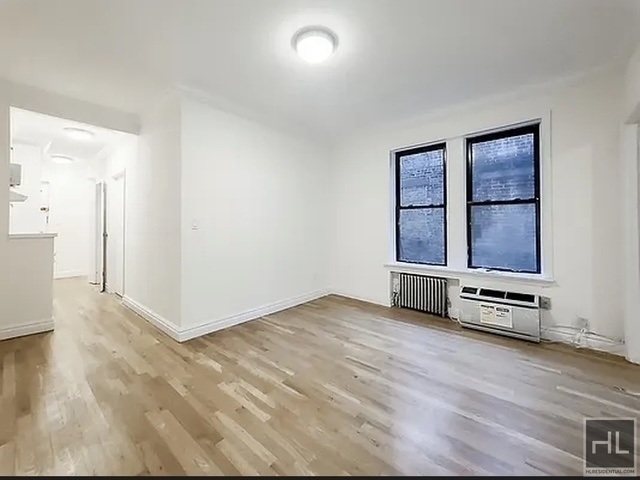 East 58 Street - Photo 1