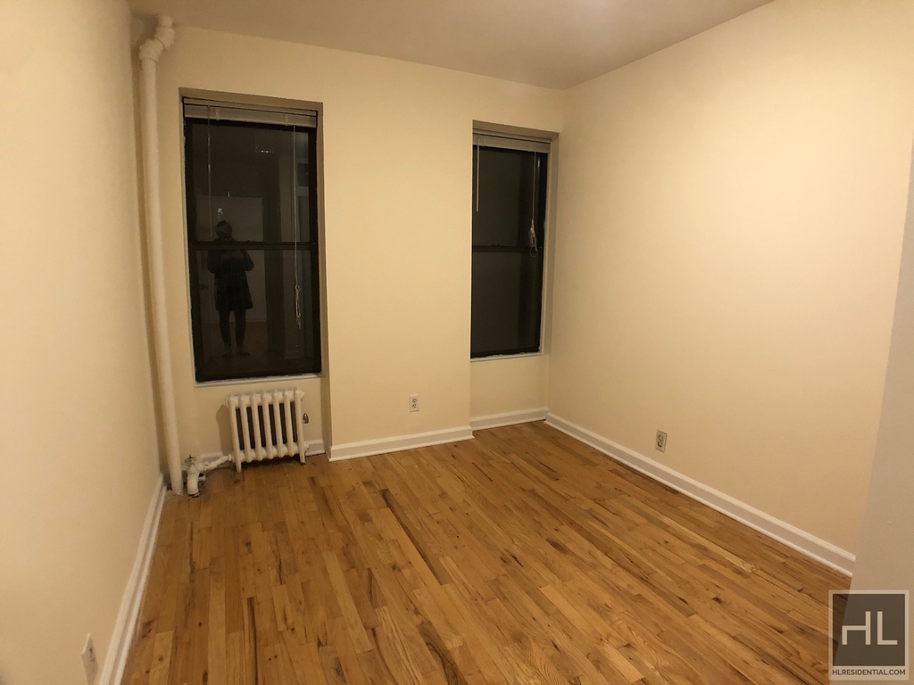East 58 Street - Photo 2
