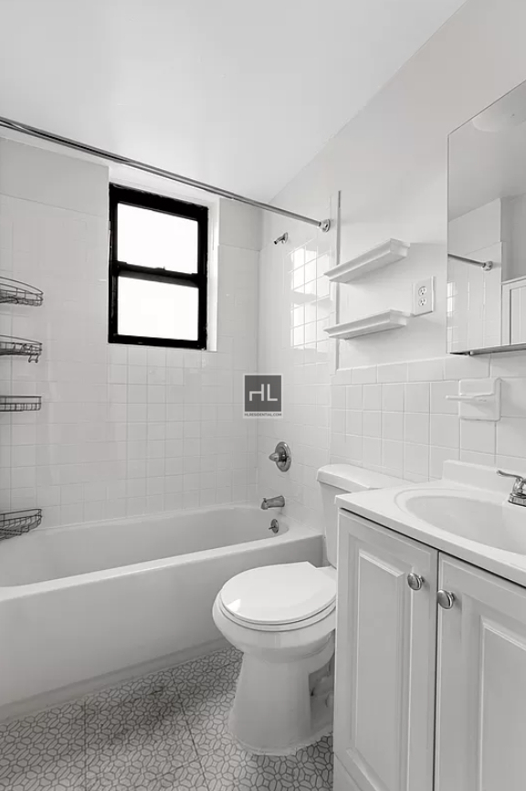 East 89th Street - Photo 4
