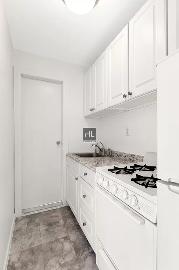 East 89th Street - Photo 3
