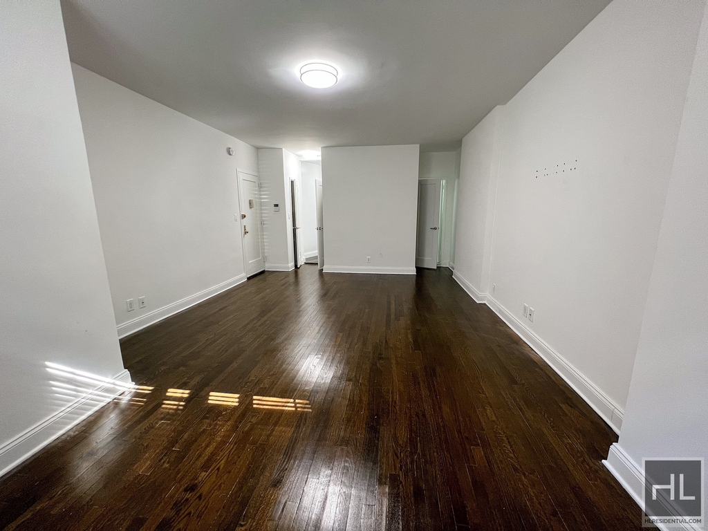 East 74 Street - Photo 0
