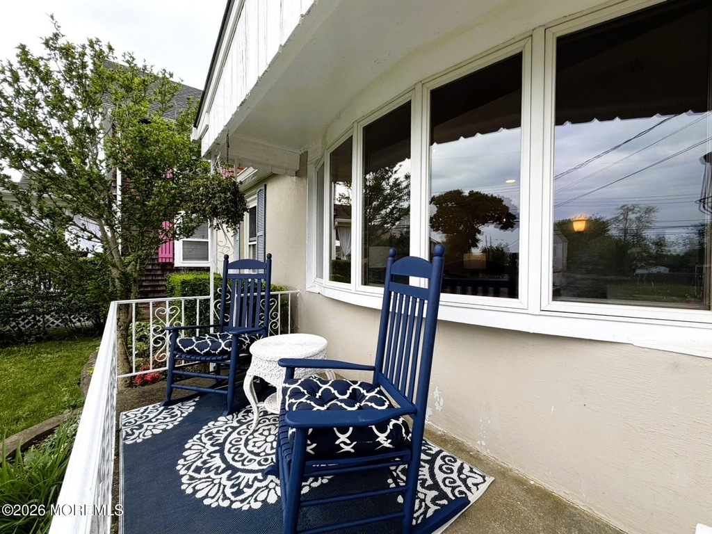 102 Columbia Avenue - Photo 2