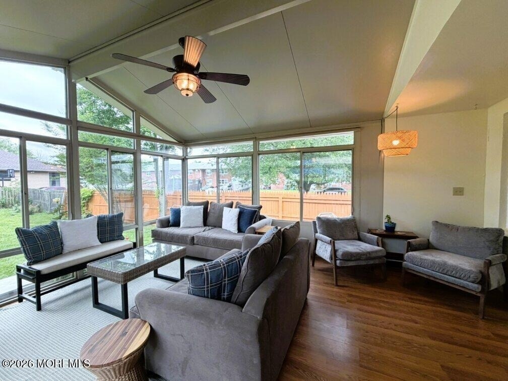 102 Columbia Avenue - Photo 4