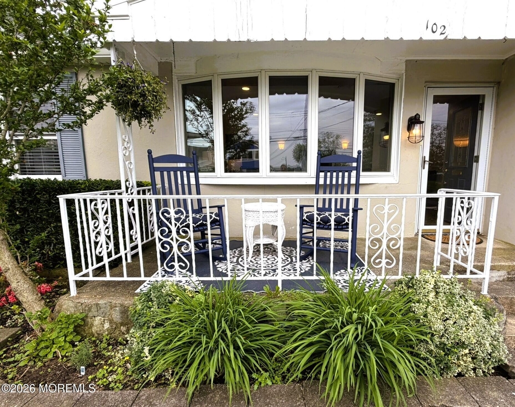 102 Columbia Avenue - Photo 1