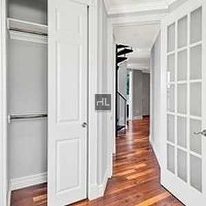 Lexington Ave. - Photo 3