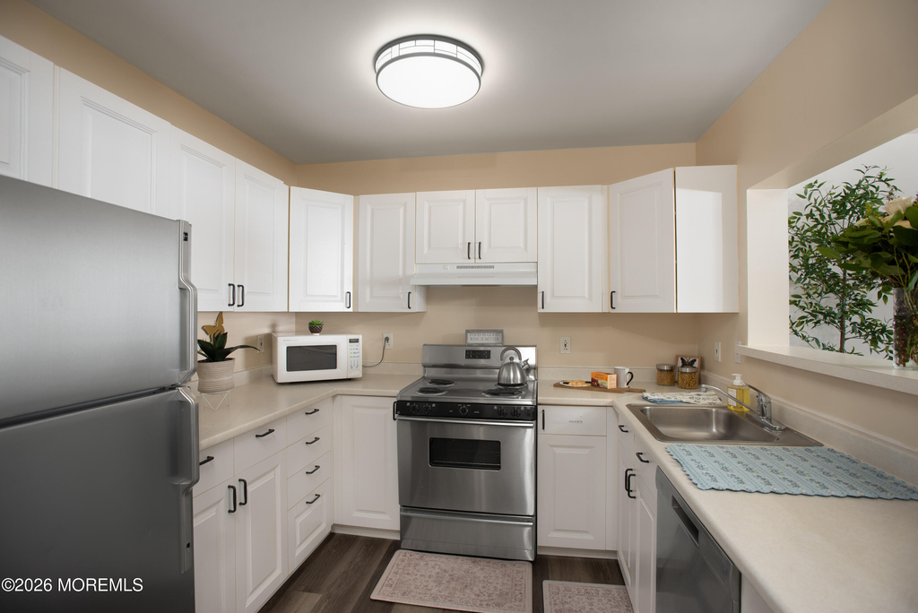 2 Kathleen Drive - Photo 6