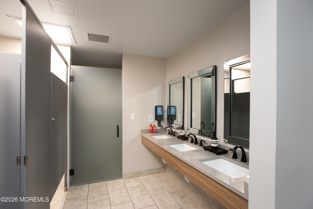 2 Kathleen Drive - Photo 15