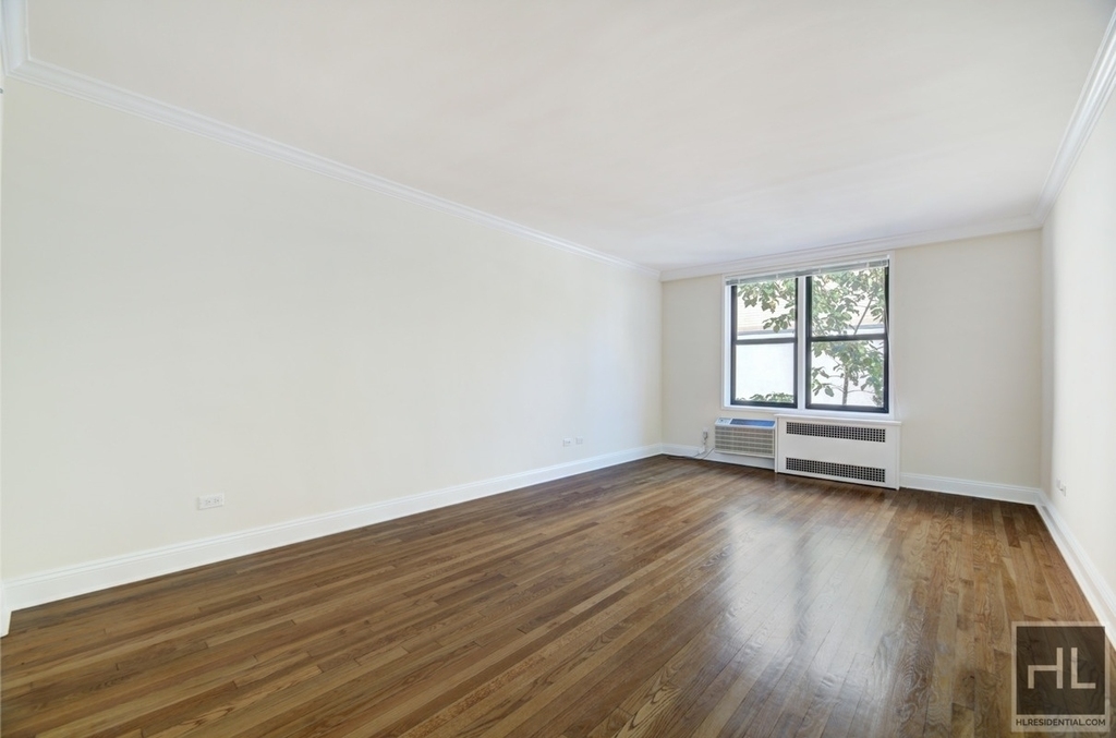 West 16 Street - Photo 0