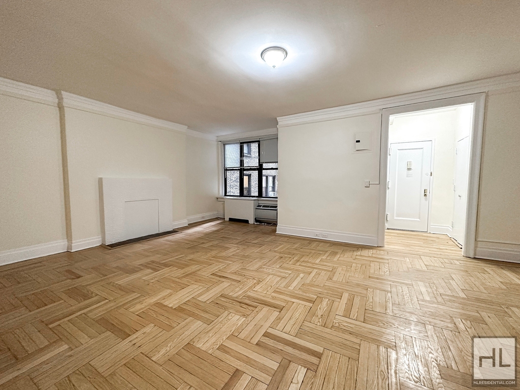 East 63 Street - Photo 0