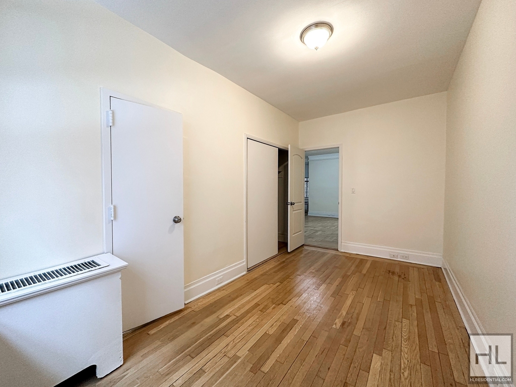 East 63 Street - Photo 5