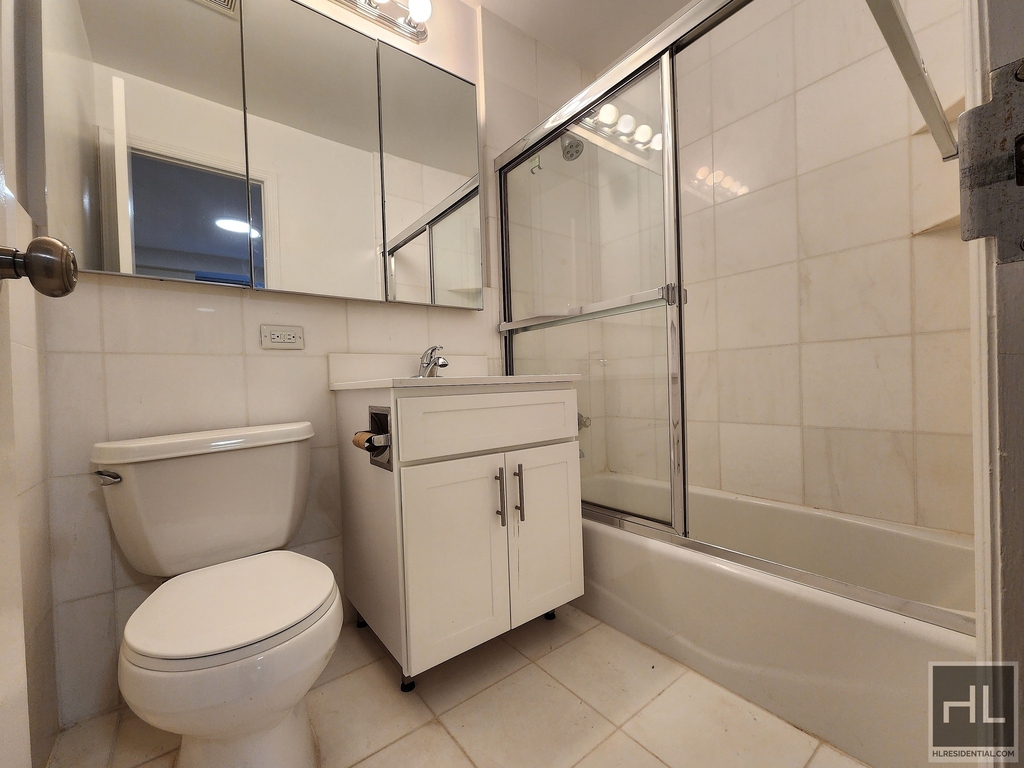 East 63 Street - Photo 7