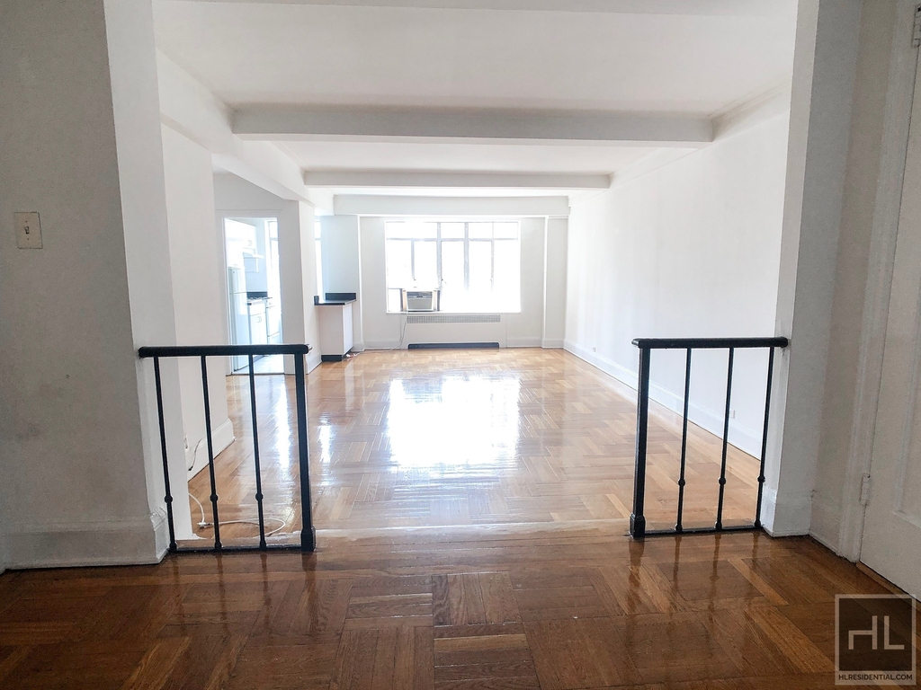 East 38 Street - Photo 3