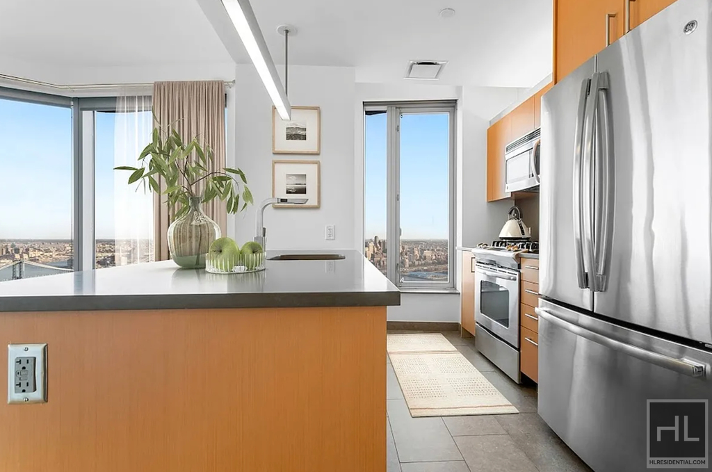 Spruce Street - Photo 1