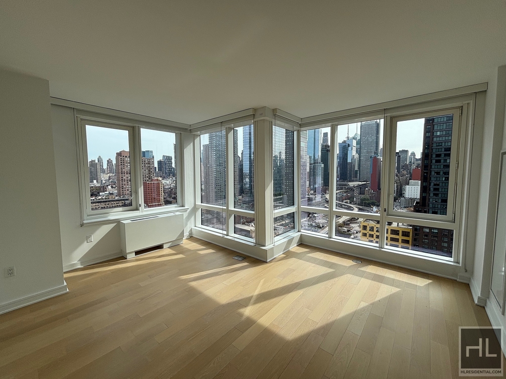 West 38th Street - Photo 0