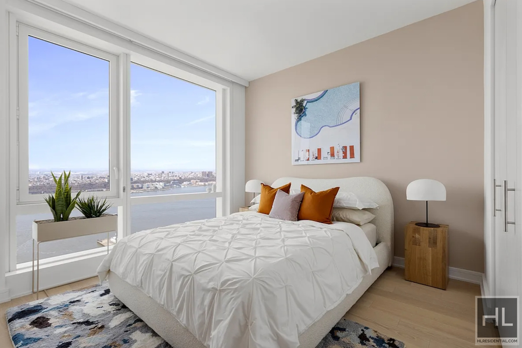 West 38th Street - Photo 4