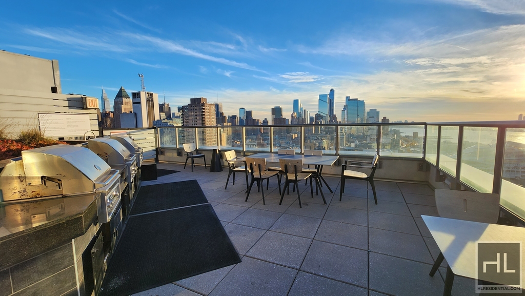 West 57th Street - Photo 3