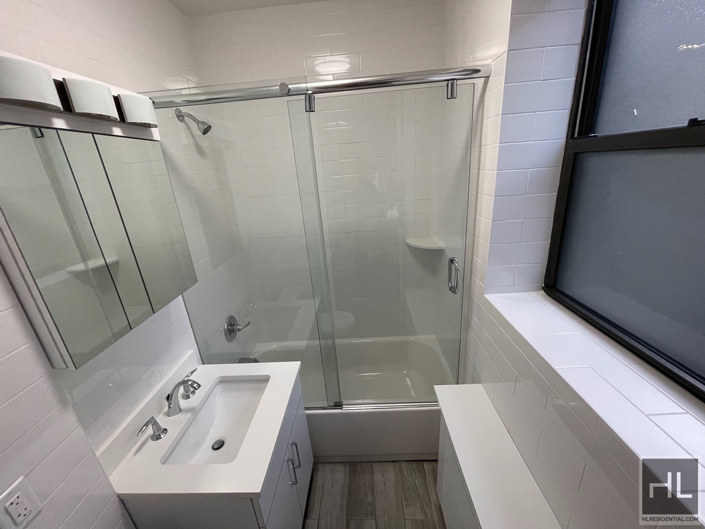 West 55 Street - Photo 3