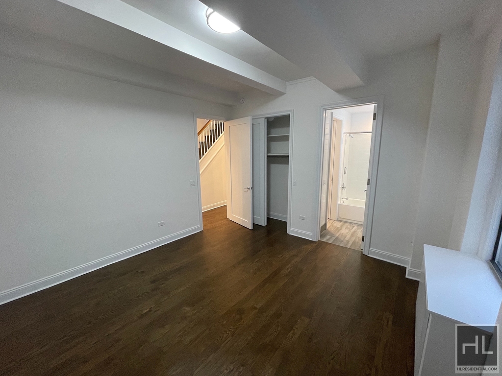 West 55 Street - Photo 0