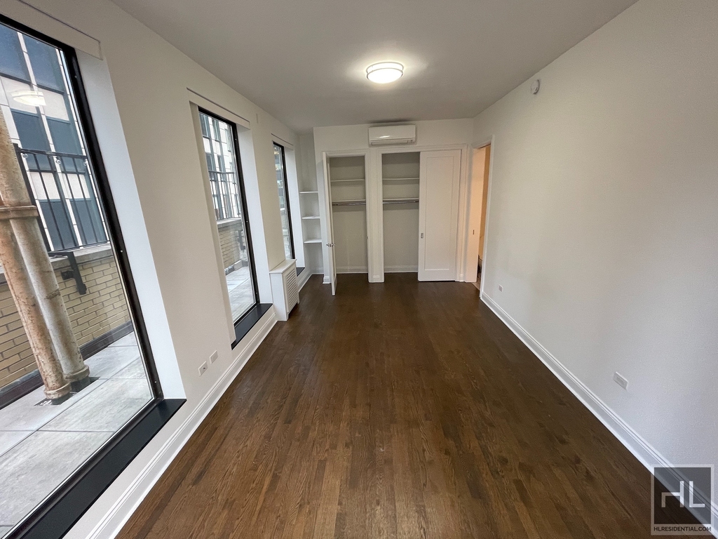 West 55 Street - Photo 1