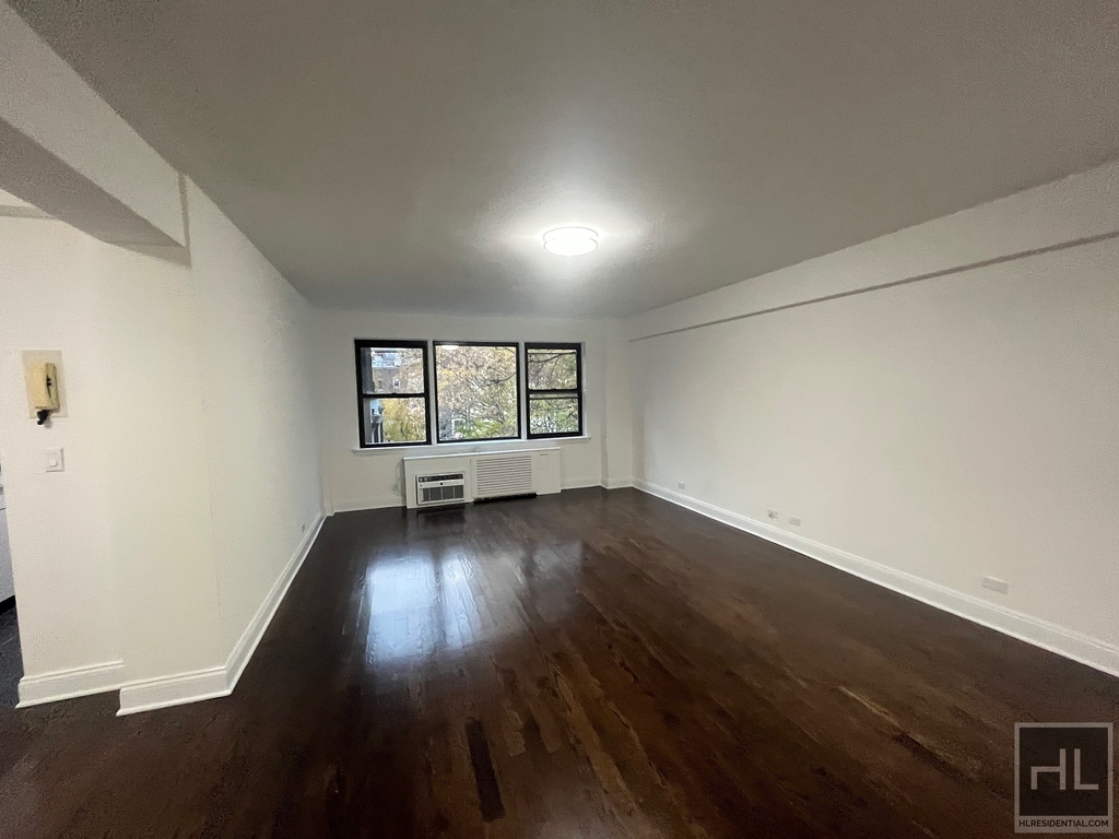 Beekman Place - Photo 1