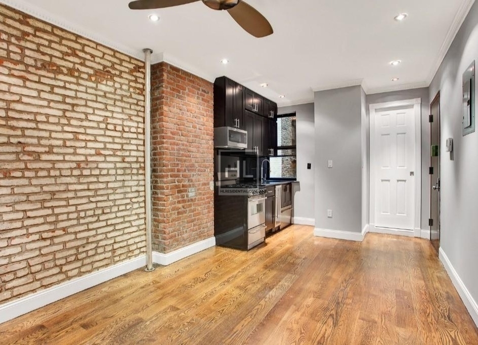 W 52nd St. - Photo 1