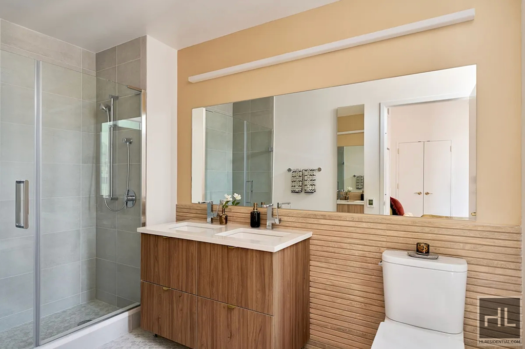 10th Avenue - Photo 2