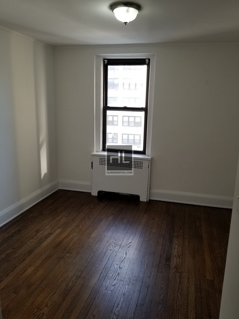 East 38 Street - Photo 2