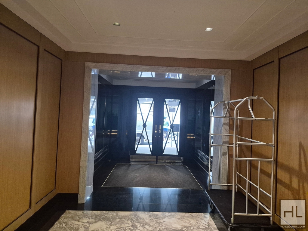 5 Avenue - Photo 7