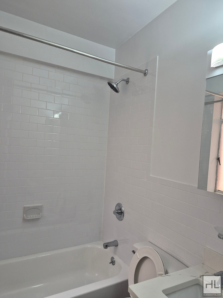 5 Avenue - Photo 5