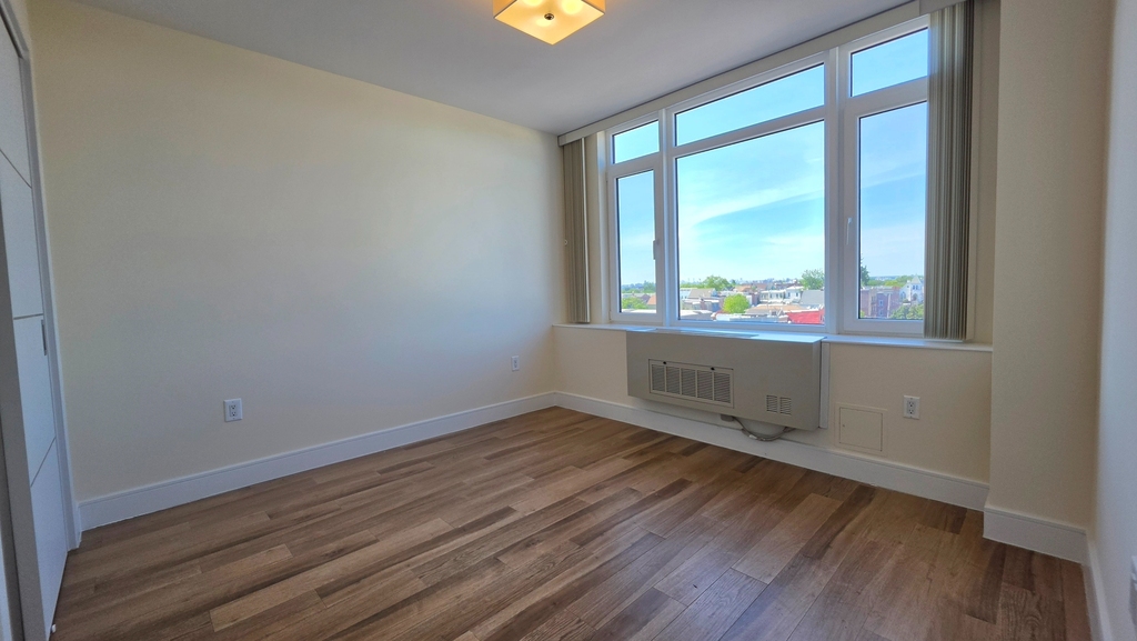 103-14 Northern Boulevard - Photo 3