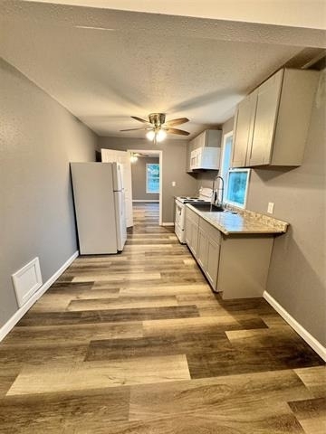 303 E 6th Street - Photo 3