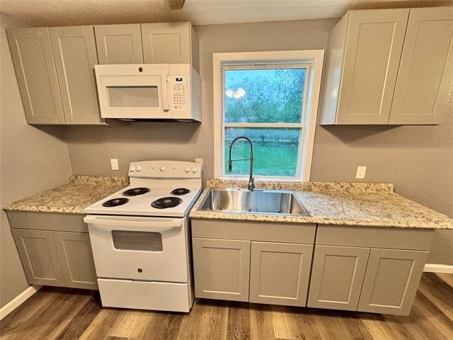 303 E 6th Street - Photo 5