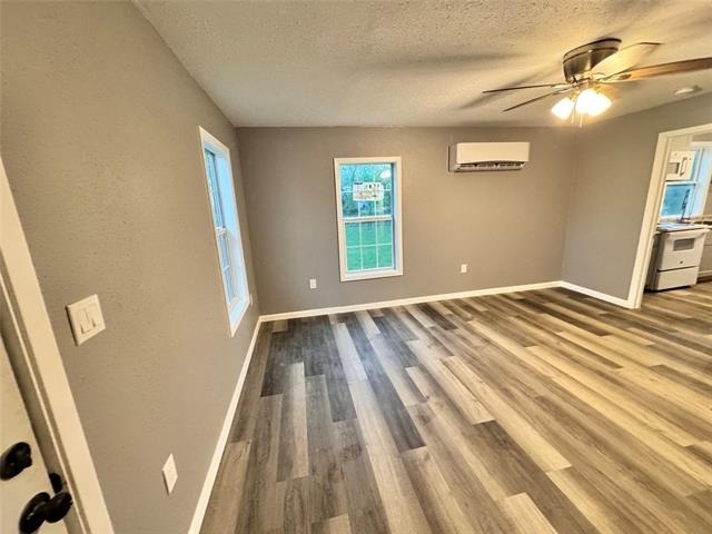 303 E 6th Street - Photo 2