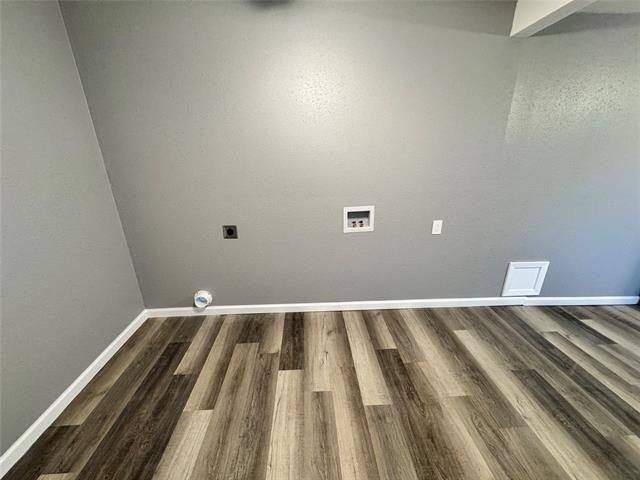 303 E 6th Street - Photo 4