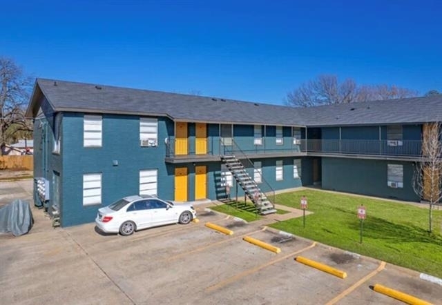 2211 S Vernon Avenue - Photo 4