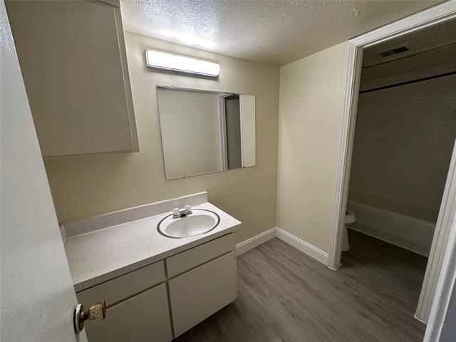 2211 S Vernon Avenue - Photo 10