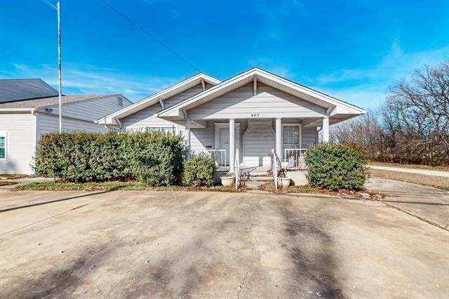 407 W Main Street - Photo 0