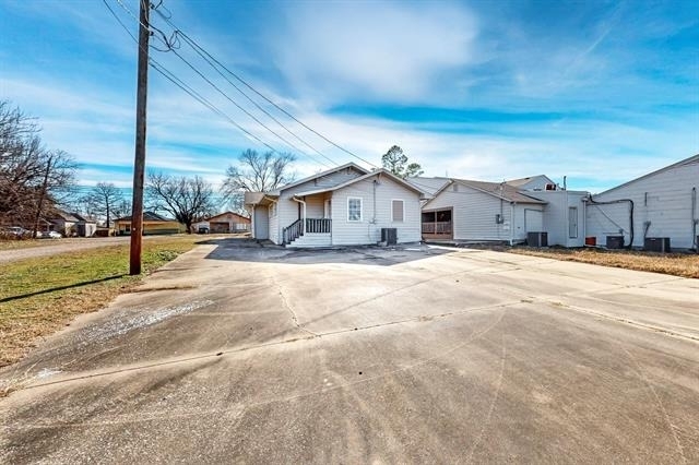 407 W Main Street - Photo 24