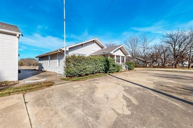 407 W Main Street - Photo 29