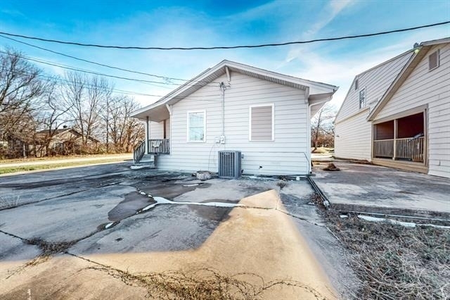 407 W Main Street - Photo 22