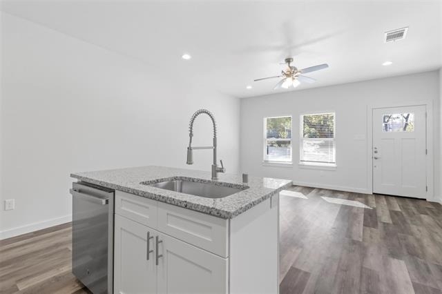 223 W Walker Street - Photo 3