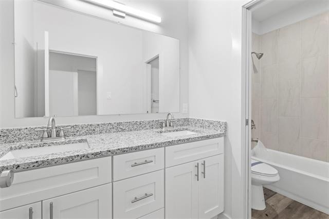 223 W Walker Street - Photo 11
