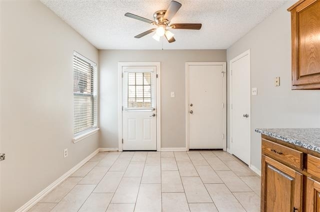 2032 Greenview Drive - Photo 4