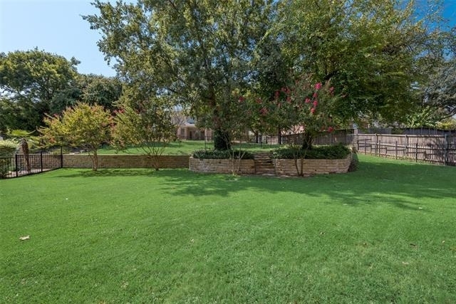 2207 Kings Pass - Photo 2