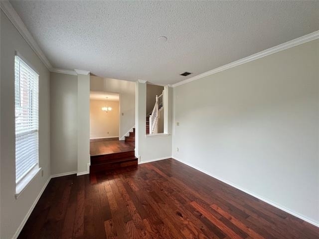 723 Sumner Drive - Photo 3