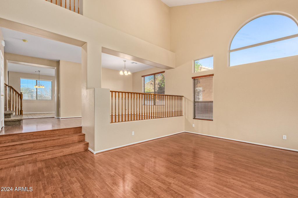 504 N Swallow Lane - Photo 5