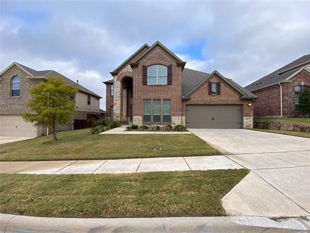 927 Bentley Drive - Photo 0