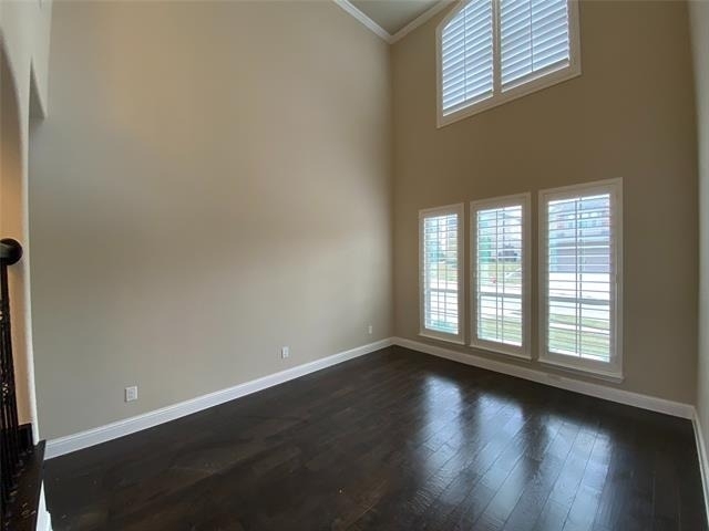 927 Bentley Drive - Photo 4